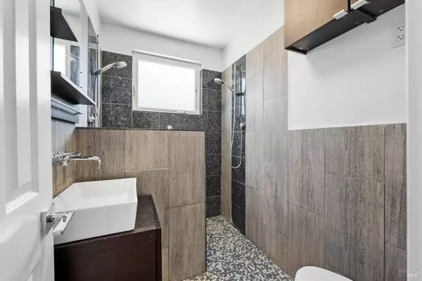 Vallejo, CA 94591,600 Buss AVE