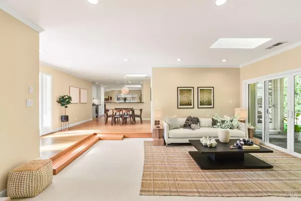 San Rafael, CA 94903,2594 Las Gallinas AVE