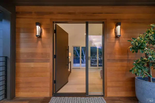 Larkspur, CA 94939,402 Alexander AVE