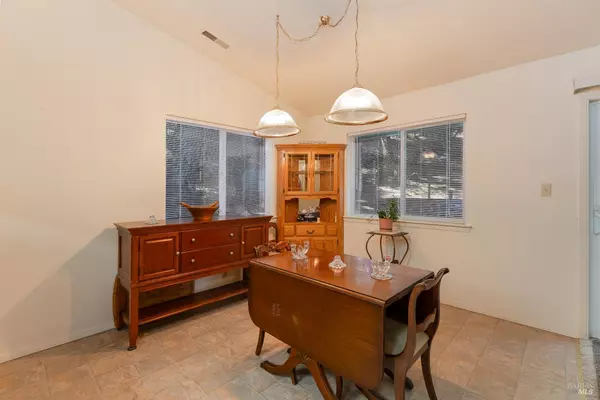 Willits, CA 95490,2078 Buckeye DR