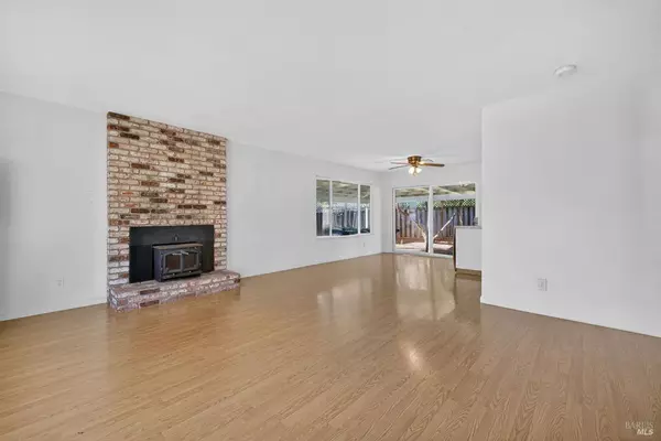 493 Landsdown CIR, Rohnert Park, CA 94928