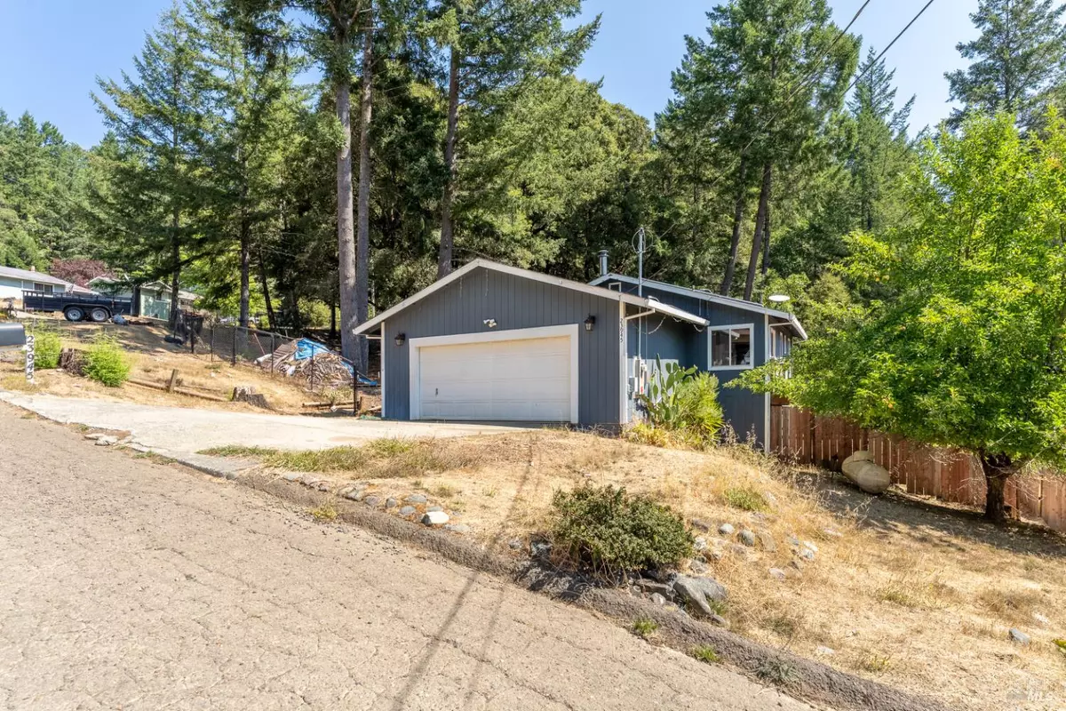 Willits, CA 95490,23945 Nutmeg PL