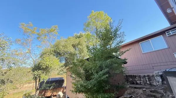 Angwin, CA 94508,920 Crestmont DR