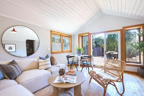 Bolinas, CA 94924,130 Juniper RD