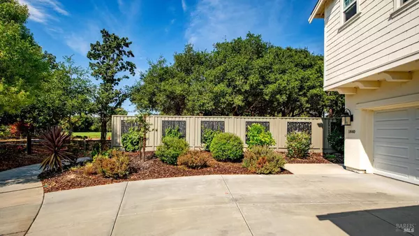 Santa Rosa, CA 95403,1640 Periwinkle ST
