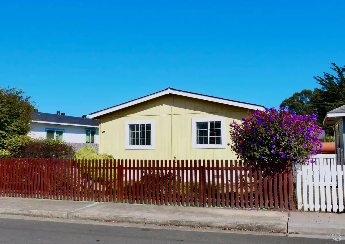 Fort Bragg, CA 95437,854 Woodward ST