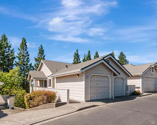 2016 Stonefield LN, Santa Rosa, CA 95403