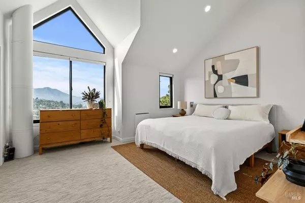 Sausalito, CA 94965,402 Donahue ST