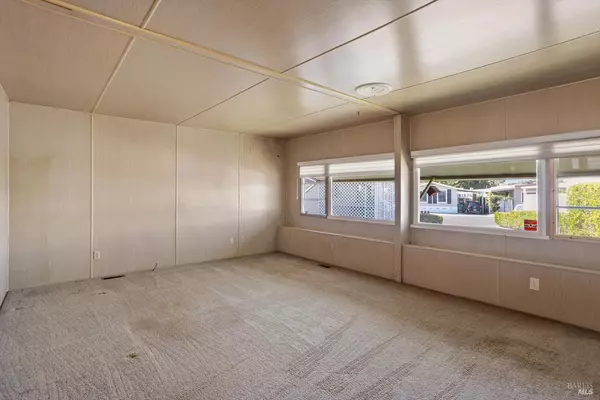 Santa Rosa, CA 95403,634 Colonial Park DR