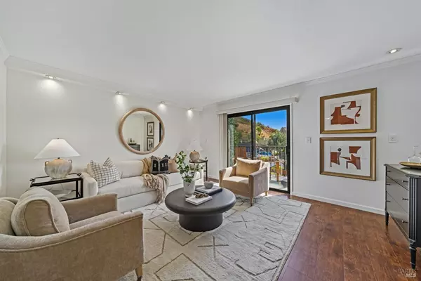 San Rafael, CA 94903,100 Marin Center DR 21