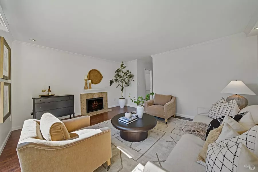 100 Marin Center DR 21, San Rafael, CA 94903