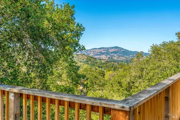 Novato, CA 94947,22 Pierce DR