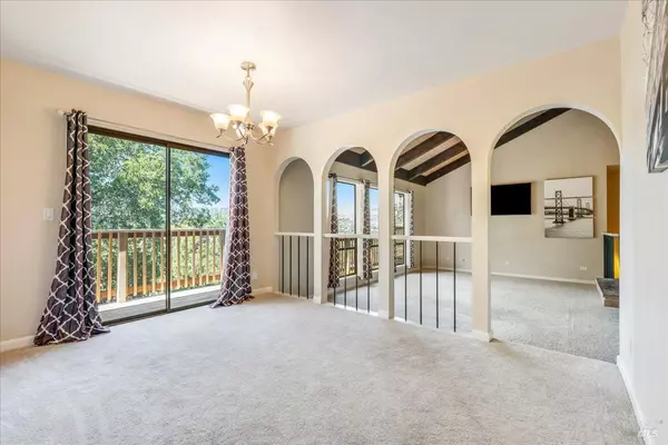 Novato, CA 94947,22 Pierce DR