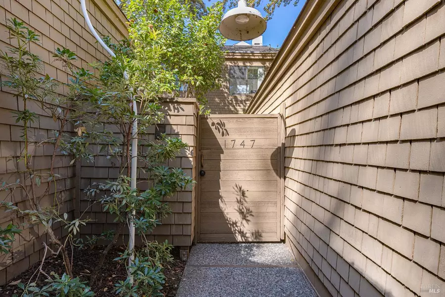 1747 Silverado TRL, Napa, CA 94558