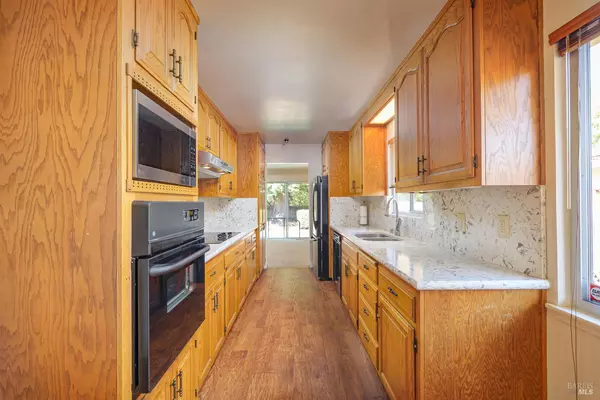Novato, CA 94949,432 Calle De La Mesa