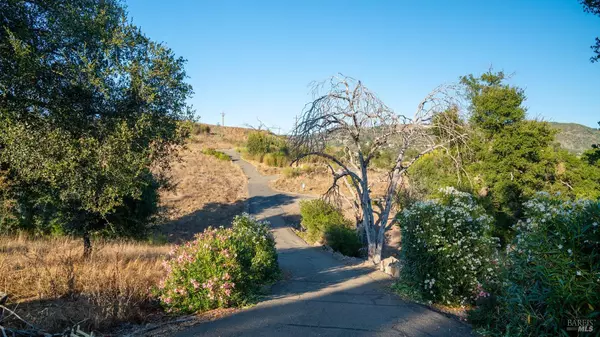 1496 Mark West Springs RD, Santa Rosa, CA 95404