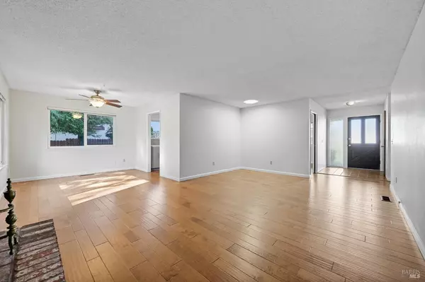 Santa Rosa, CA 95409,305 Simone PL N