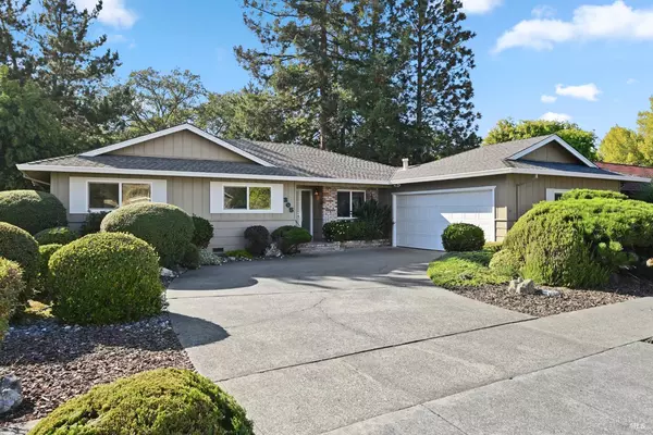 305 Simone PL N, Santa Rosa, CA 95409