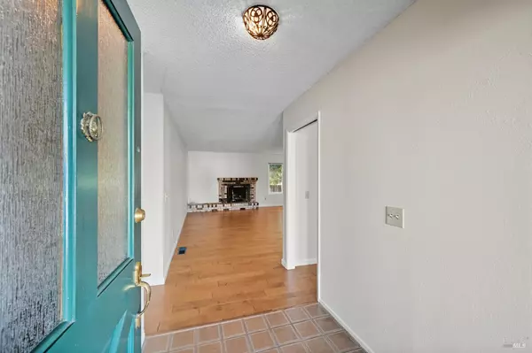 Santa Rosa, CA 95409,305 Simone PL N