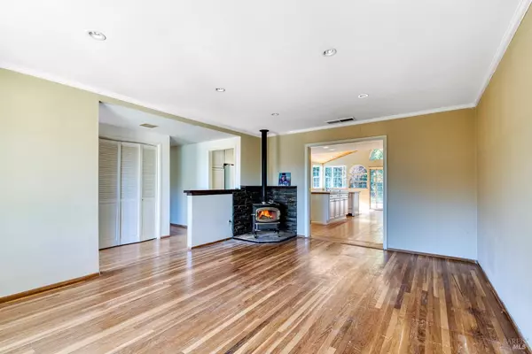 Novato, CA 94947,12 Angelica CT