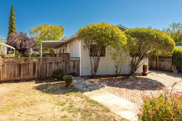 Rohnert Park, CA 94928,315 Corte Rayado