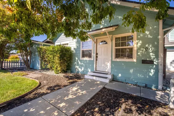 Dixon, CA 95620,700 W A ST