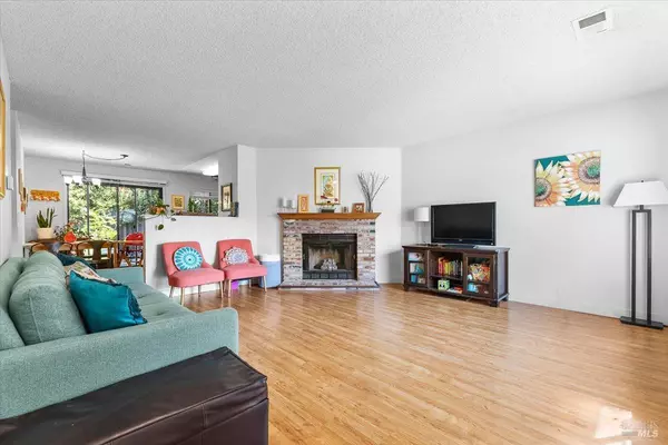 Healdsburg, CA 95448,280 Hummingbird CT