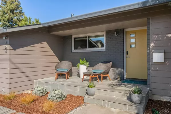 Healdsburg, CA 95448,804 Josephine LN