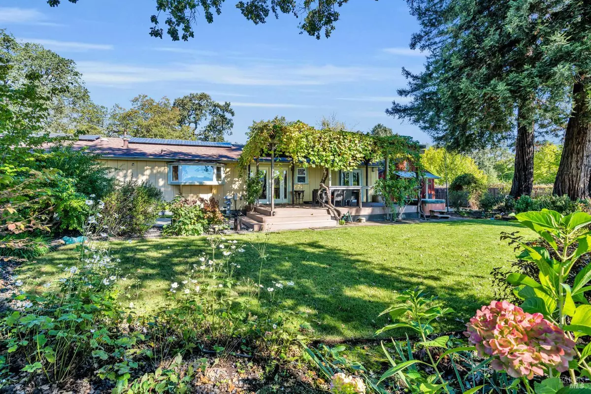 Glen Ellen, CA 95442,180 W Trinity RD