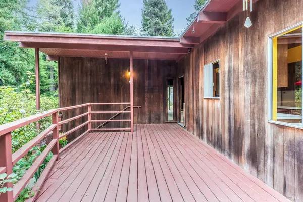 Mendocino, CA 95460,43853 Tibbens LN