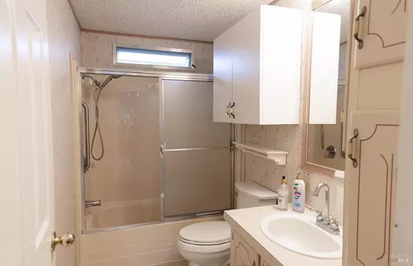 Santa Rosa, CA 95403,171 Colonial Park DR