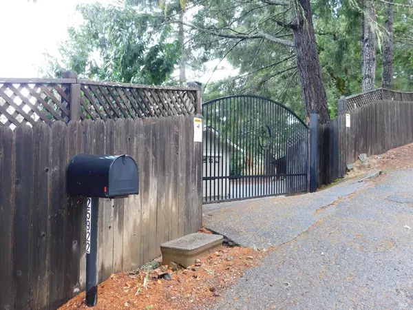 Willits, CA 95490,25922 Tucker LN