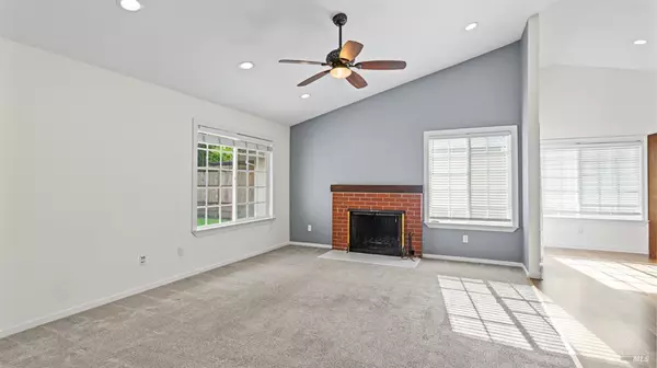 Rohnert Park, CA 94928,6454 Amberwood ST