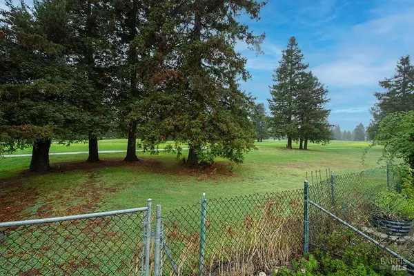 Rohnert Park, CA 94928,824 Hudis ST