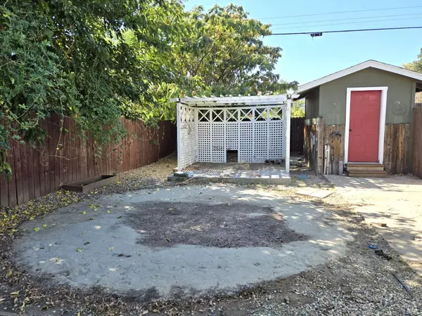 Clearlake, CA 95422,15025 Lakeview WAY