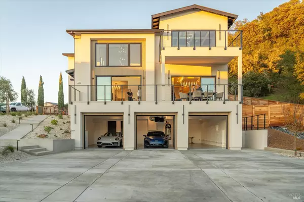 1580 Clear Ridge DR, Healdsburg, CA 95448