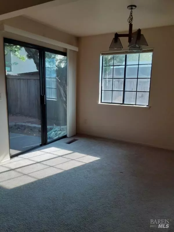 Santa Rosa, CA 95405,2310 Maher DR