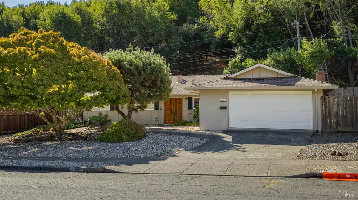 Novato, CA 94947,2565 Center RD