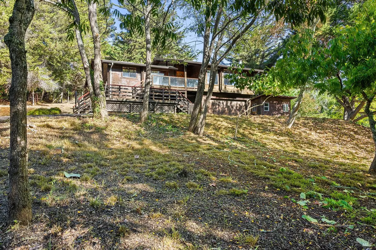 Sebastopol, CA 95472,2888 Lynn RD