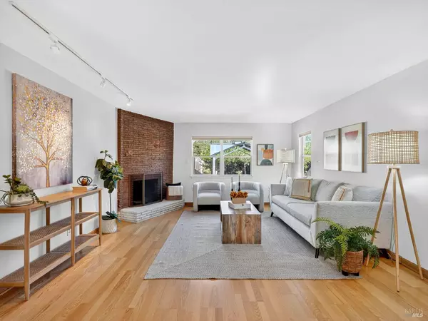 Santa Rosa, CA 95404,2219 Grace DR