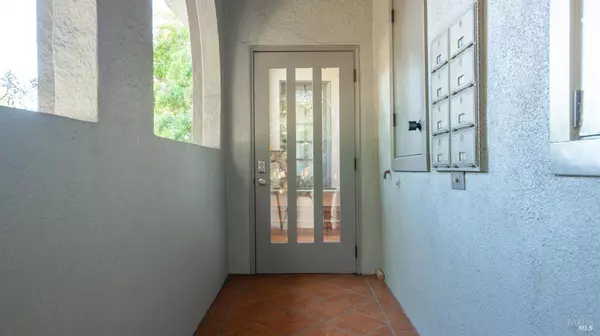 Sausalito, CA 94965,833 Bridgeway 5