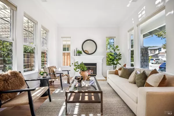 Novato, CA 94949,71 Oak Grove DR