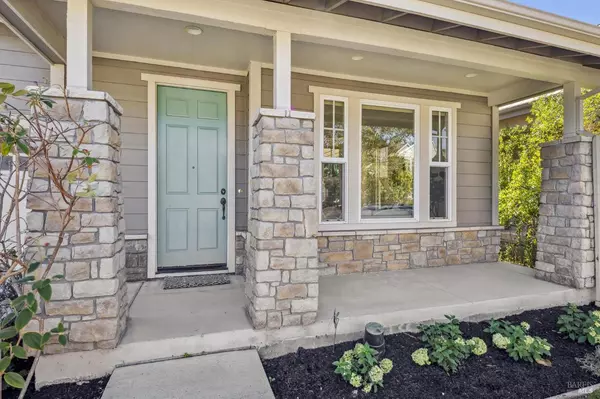 Novato, CA 94949,71 Oak Grove DR