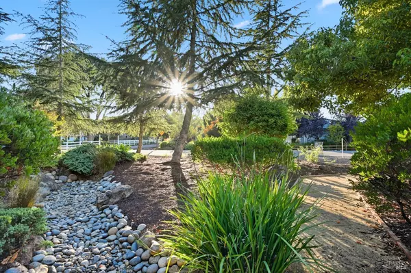 Penngrove, CA 94951,1809 Alice DR