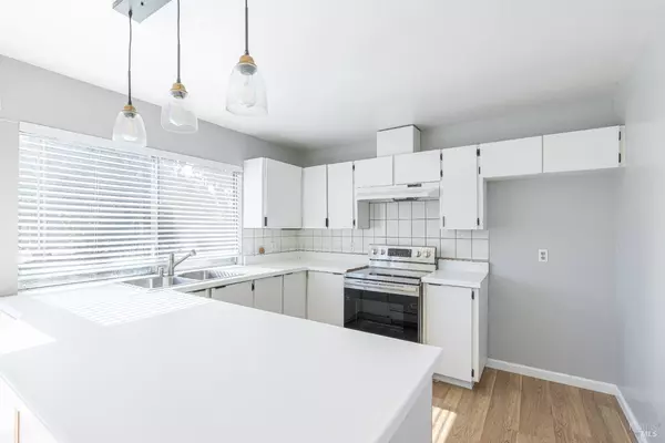 Petaluma, CA 94954,1052 Helen CT