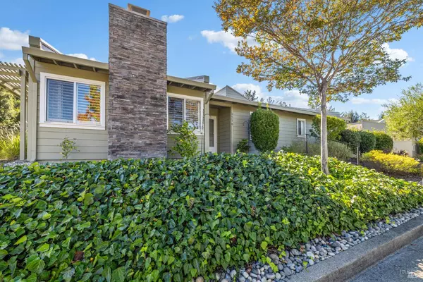 2270 Knolls Hills CIR, Santa Rosa, CA 95405