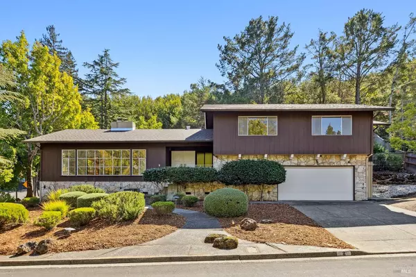 San Anselmo, CA 94960,2 Dutch Valley LN