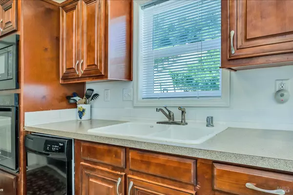 St. Helena, CA 94574,1623 Whitehall LN