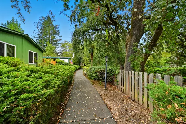 Santa Rosa, CA 95409,164 Brookview CT