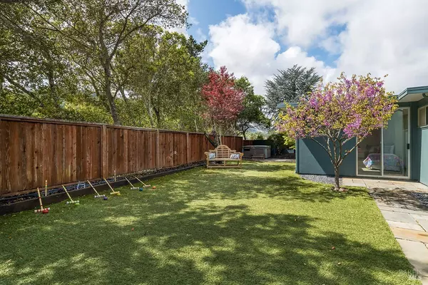 San Rafael, CA 94903,315 Mount Shasta DR
